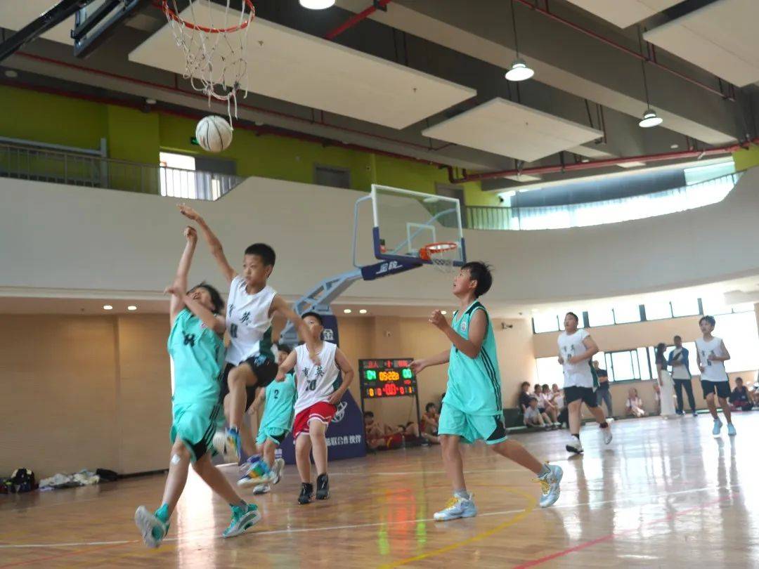 包含一箭穿心，冲破对方防线赢得比赛的词条