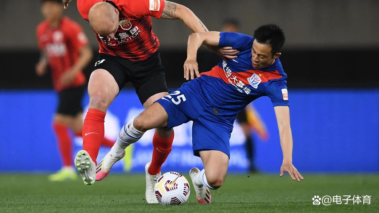 拜仁替补上场改变战局，申花防线瞬间崩溃！的简单介绍