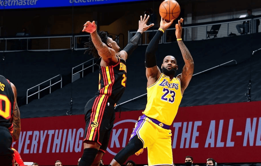  浓眉哥回归赛场，惊险取胜首场状态亮眼，老鹰观众沸腾！