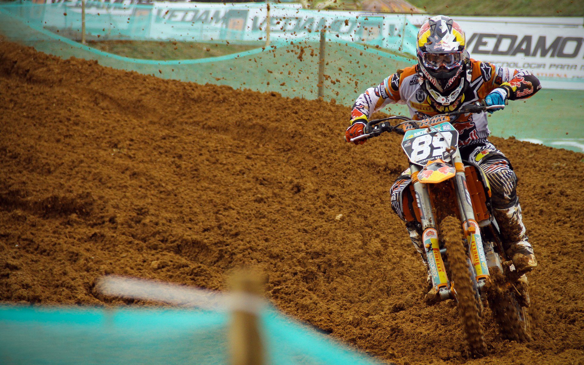 德约科维奇巅峰对决，字母哥与80激战篮网分钟，关键助攻胜负难料！